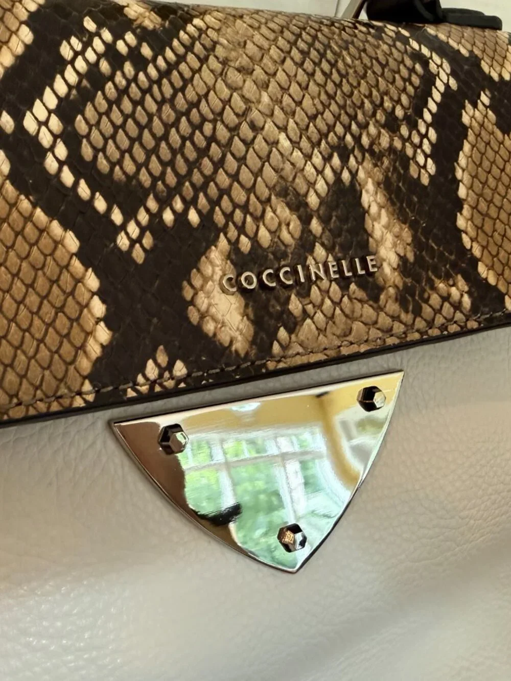 Coccinelle like strap